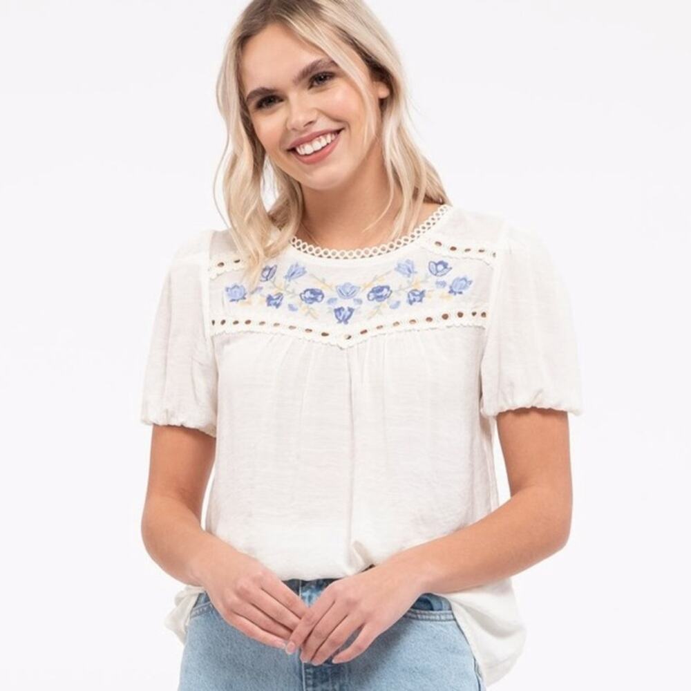 White Floral Embroidery Top Size Small